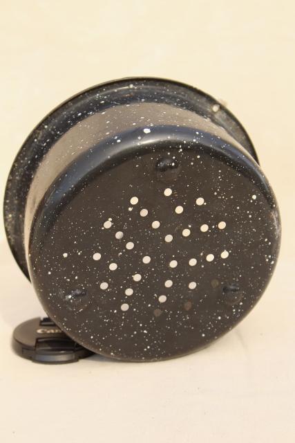 photo of vintage enamelware strainer, colander basket w/ wire handle, black & white speckled enamel #8