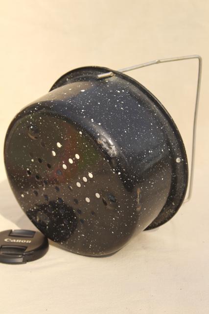 photo of vintage enamelware strainer, colander basket w/ wire handle, black & white speckled enamel #9