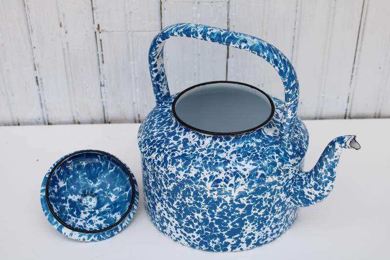 photo of vintage enamelware tea kettle, big teapot, blue & white swirl spatterware #2
