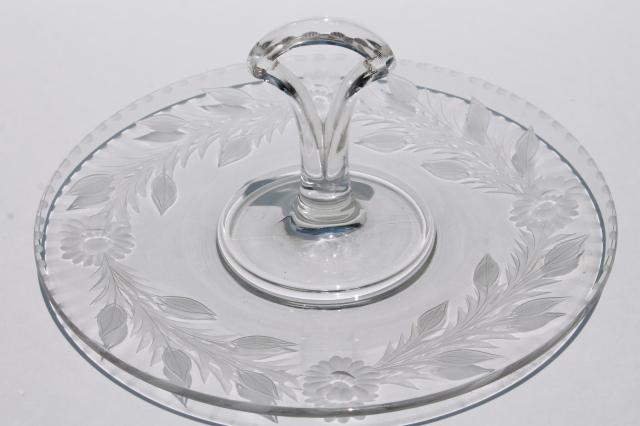 photo of vintage etched cut daisy wreath glass serving tray w/ center handle, sandwich or cake plate #1