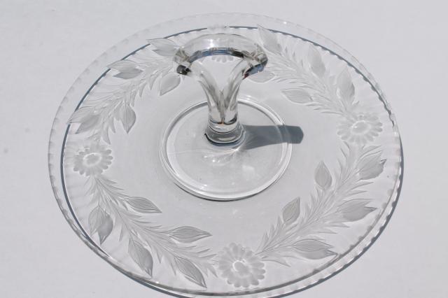 photo of vintage etched cut daisy wreath glass serving tray w/ center handle, sandwich or cake plate #3