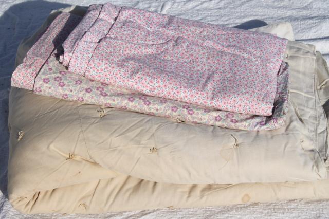 photo of vintage faded floral print cotton duvet eiderdown comforter covers & plain old quilt #7