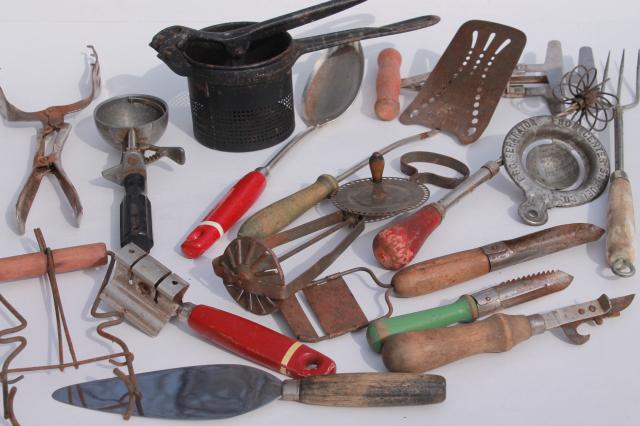 photo of vintage farmhouse kitchenware lot, old fashioned grandma's kitchen tools & utensils #1