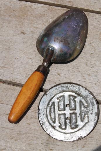 photo of vintage farmhouse kitchenware lot, primitive old farm kitchen utensils & tinware #9