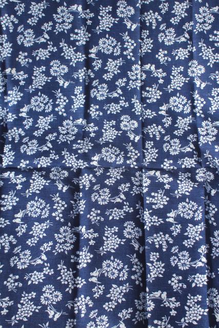 photo of vintage feed sack fabric, daisies & song birds print white on navy blue #4