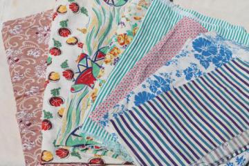 catalog photo of vintage feedsack prints, cotton print feed sack quilt fabric pieces lot