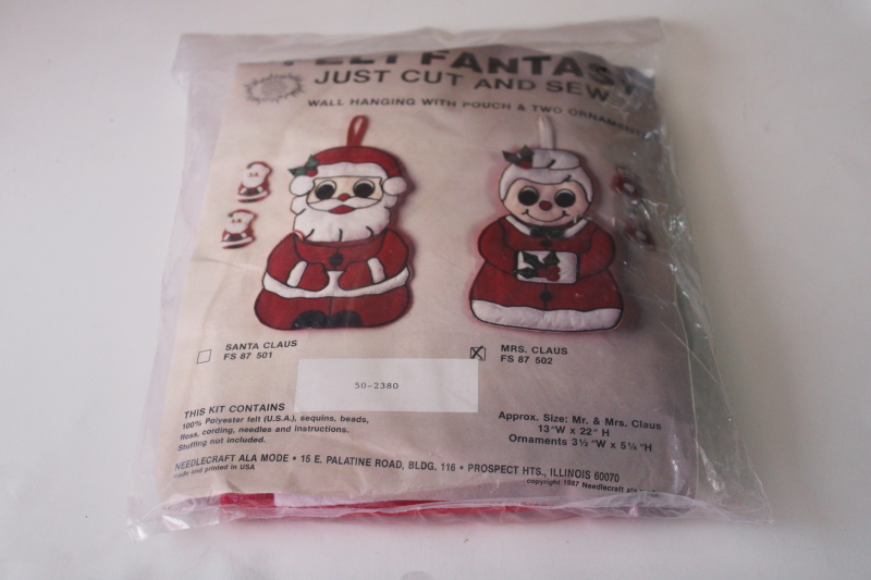 photo of vintage felt kit Mrs Santa Christmas kitchen wall hanging pouch w/ matching ornaments  #1