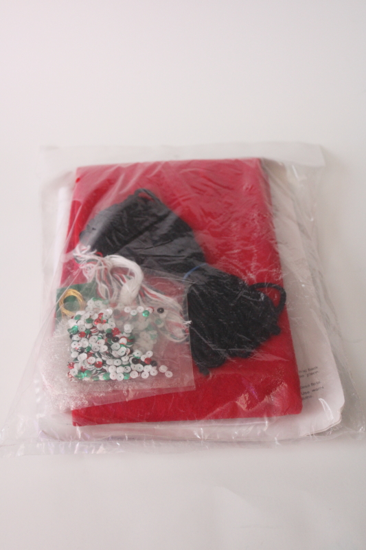 photo of vintage felt kit Mrs Santa Christmas kitchen wall hanging pouch w/ matching ornaments  #5