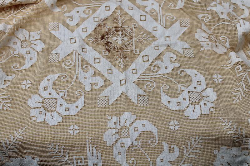 photo of vintage figural lace table cloth w/ lions, Italian buratto net lace centerpiece #5