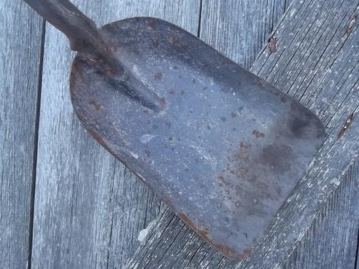 photo of vintage fireplace shovel, small old iron shovel for wood stove or hearth #6