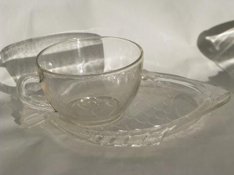photo of vintage fish shape pattern glass snack sets, cups and little plates #2
