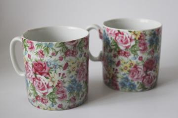 catalog photo of vintage floral chintz china mugs, cute colorful flowered print tea or coffee cups 