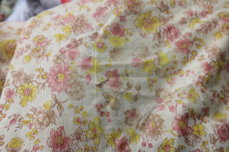 photo of vintage floral quilt print comforter cover, cotton fabric for quilting or upcycle #7