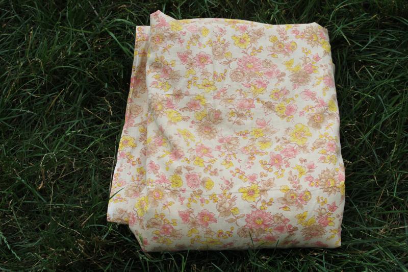 photo of vintage floral quilt print comforter cover, cotton fabric for quilting or upcycle #8