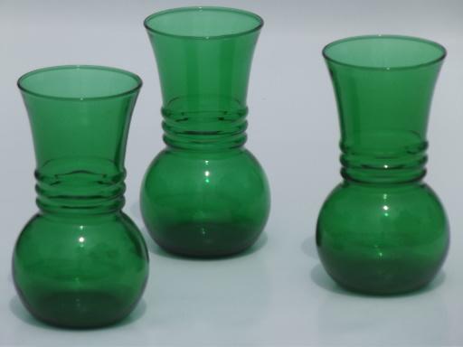 photo of vintage forest green glass vases, retro 50s 60s Anchor Hocking glas #1