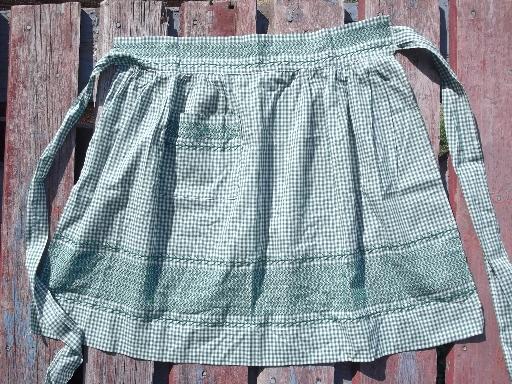 photo of vintage gingham checked half aprons, cute retro country kitchen style! #3