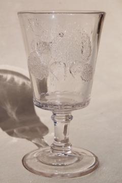 catalog photo of vintage glass spooner or water goblet, strawberry & currant berry pattern