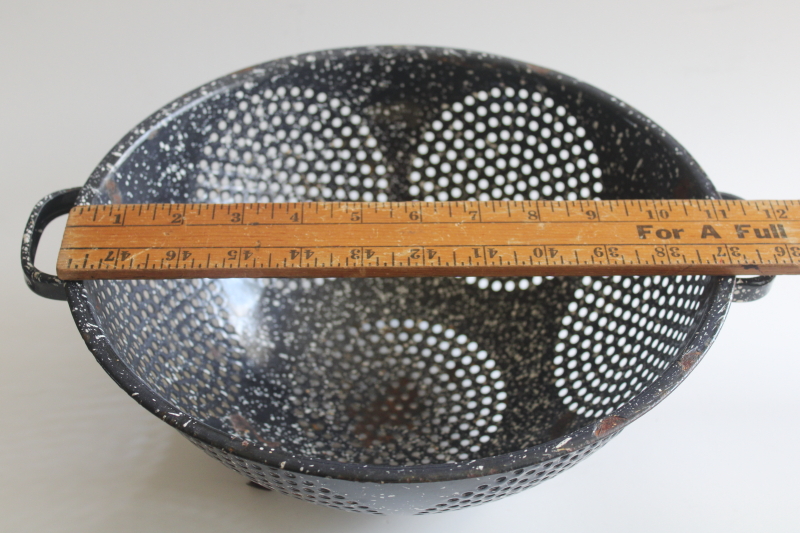 photo of vintage graniteware enamel metal colander, black & white spatter enamelware strainer basket  #2