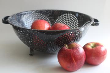 vintage graniteware enamel metal colander, black & white spatter enamelware strainer basket 