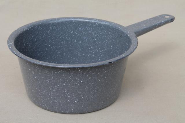 photo of vintage graniteware enamel sauce pans, all metal camp cookware cooking pots #9