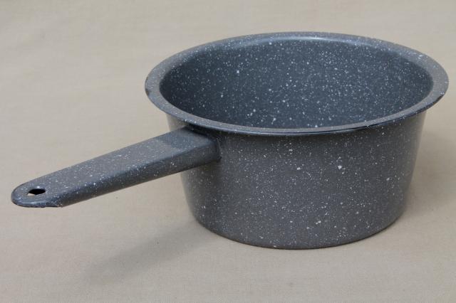 photo of vintage graniteware enamel sauce pans, all metal camp cookware cooking pots #10