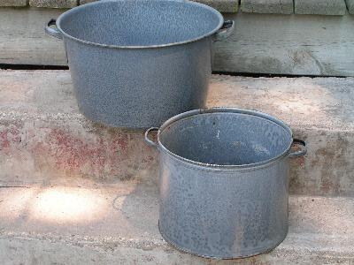 photo of vintage graniteware, two big pots #1