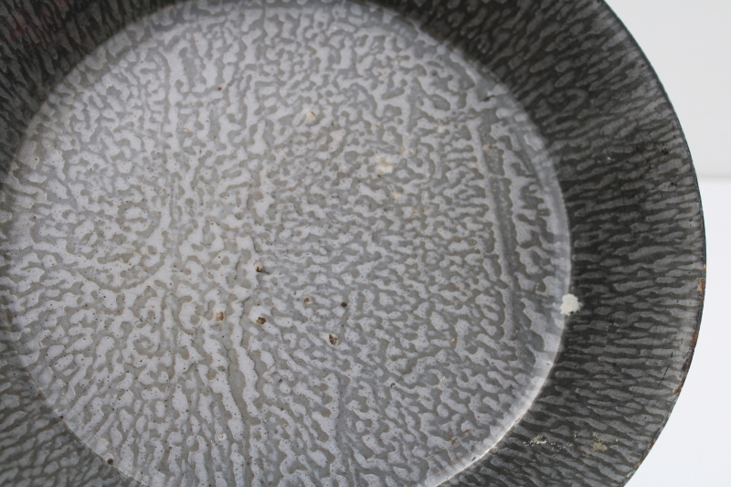 photo of vintage gray graniteware enamel skillet, campfire kitchen cowboy frying pan spatter ware enamel  #4