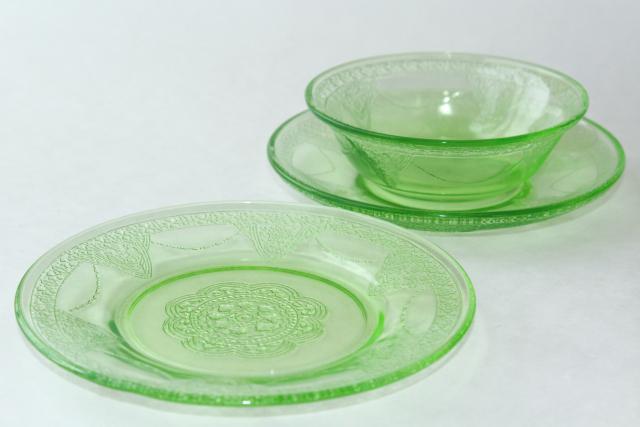 photo of vintage green depression glass plates & bowls, Federal Georgian Lovebirds pattern dishes #3