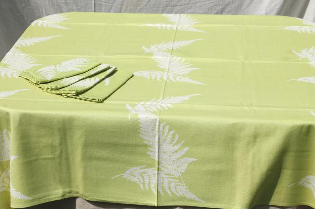 photo of vintage green ferns print tablecloth & napkins set, rayon / cotton cloth table linens #4