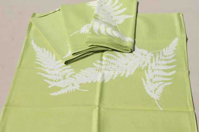 photo of vintage green ferns print tablecloth & napkins set, rayon / cotton cloth table linens #6