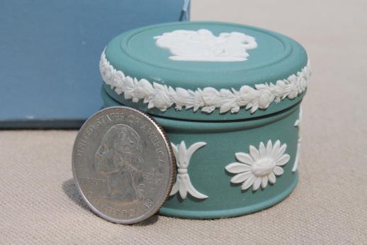 photo of vintage green jasperware miniature trinket box in original Wedgwood box #6