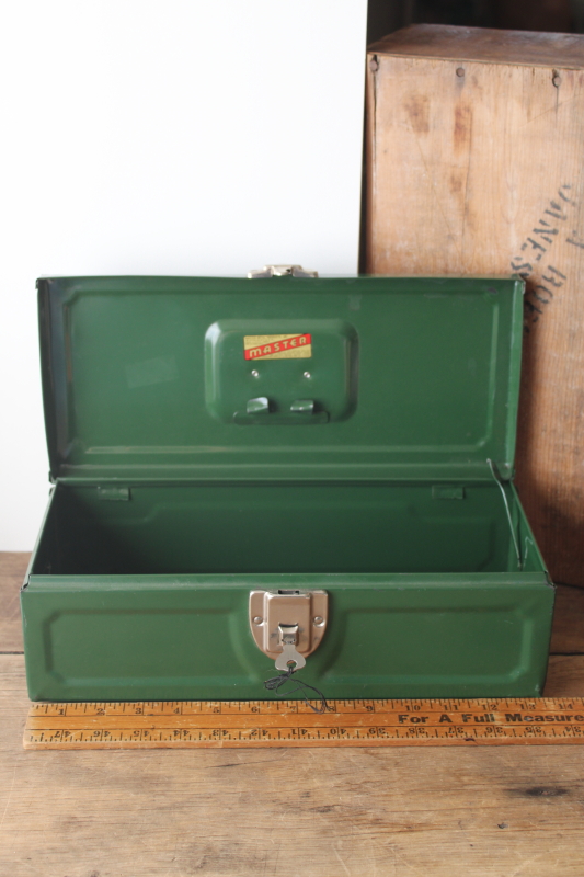 photo of vintage green metal toolbox working lock & key, Master label Niagara Buffalo NY  #5