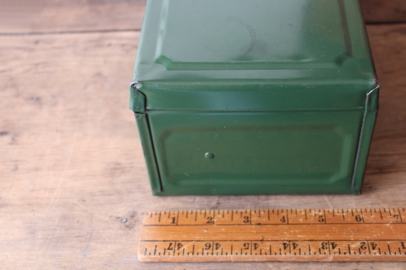 photo of vintage green metal toolbox working lock & key, Master label Niagara Buffalo NY  #7