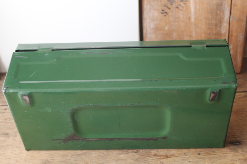 photo of vintage green metal toolbox working lock & key, Master label Niagara Buffalo NY  #8