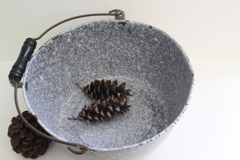 photo of vintage grey spatterware enamel graniteware pot w/ bail handle, campfire soup kettle #3