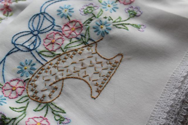 photo of vintage hand embroidered pillowcases, poly blend bed linens nice for crafts or upcycling #3