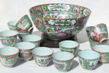 catalog photo of vintage hand painted porcelain punch bowl & cups, famille rose medallion Hong Kong china