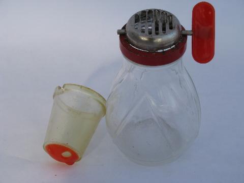 photo of vintage hand-crank nut grinder, 1950s red plastic w/ glass jar, old kitchen utensil #2