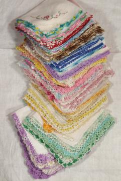 catalog photo of vintage handkerchiefs lot, lace edged hankies trimmed w/ cotton thread crochet edgings