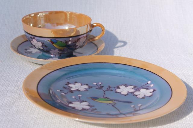 photo of vintage hand-painted Japan porcelain tea set, pot, cups & saucers, plates w/ parrots #5