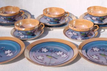 catalog photo of vintage hand-painted Japan porcelain tea set, pot, cups & saucers, plates w/ parrots