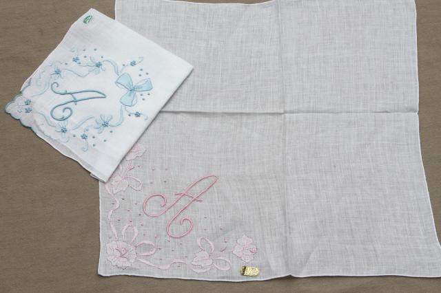 photo of vintage hankies w/ embroidered A monogram, lot of fine cotton & linen handkerchiefs #2