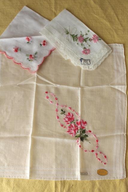 photo of vintage hankies lot, 30+ handkerchiefs w/ spring flowers, embroidery, lace edgings #4