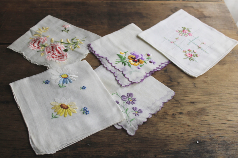 photo of  vintage hankies lot, 30+ shabby embroidered handkerchiefs, Swiss embroidery & lace  #8