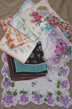 catalog photo of vintage hankies lot, print cotton & linen hankerchiefs w/ flowers & signed designer prints