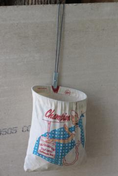 catalog photo of vintage hardwood clothespins in Champion housewife print graphics bag for laundry room clothes line