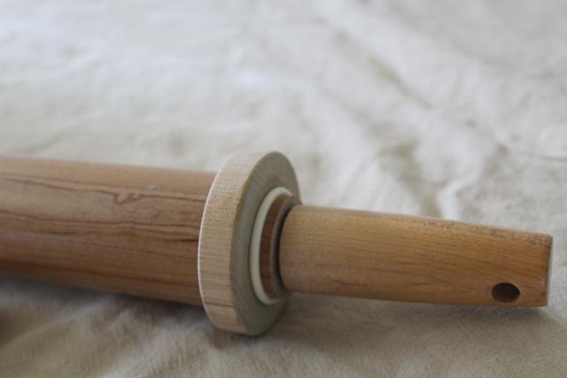 photo of vintage hardwood rolling pin for pastry & pasta, adjustable thickness removable rings #5