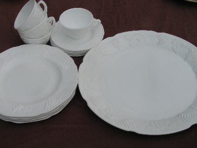 photo of vintage harvest grapes milk glass set for 4, platter #1