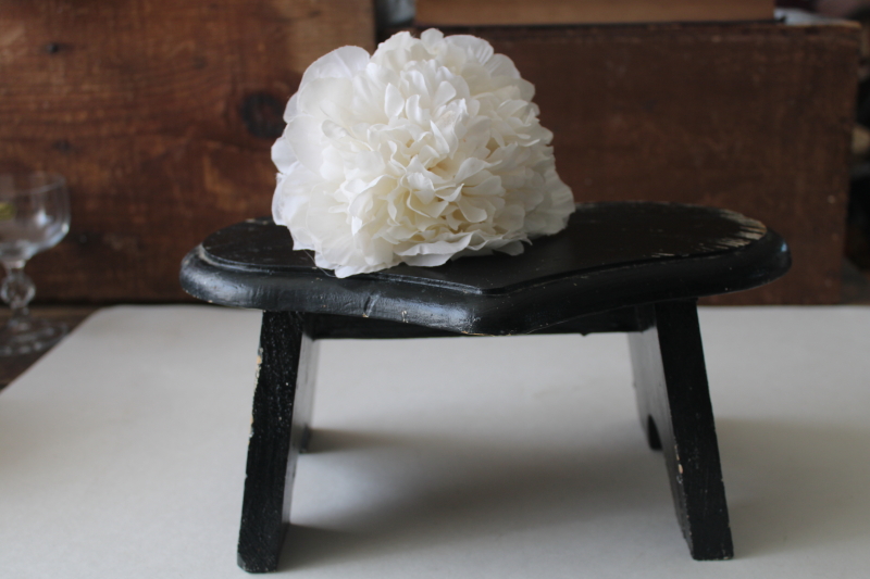 photo of vintage heart shaped wooden stool, low footstool or plant stand w/ weathered paint #5