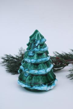 catalog photo of vintage hobbyist ceramic Christmas card rack or napkin holder, little pine tree w/ snow